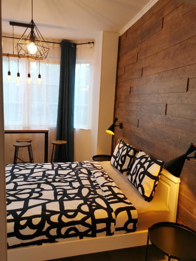 Central Park Studio Petroşani Екстериор снимка